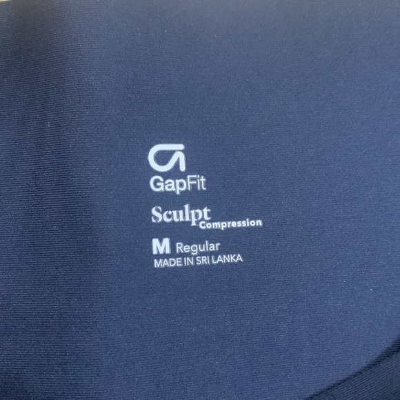 GapFit Sculpt Compression navy BNWOT navy workout capris - Picture 2 of 5